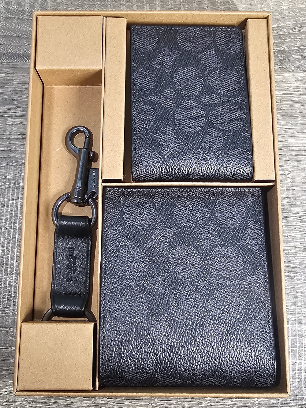 NWT COACH 3 In 1 Wallet And Key Fob 3 Piece Boxed Gift Set Charcoal Black CW344